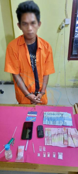 Polsek Tambang Angkut Pelaku Shabu Di Kontrakan Desa Kualu, Sita Barang Bukti !