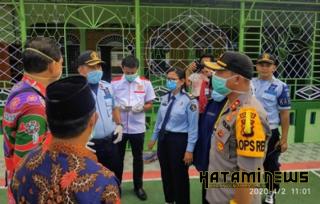 Kapolres Bengkalis Lakukan Giat Penyemprotan Disinfektan di Dua Lokasi